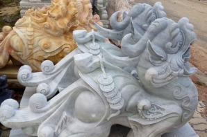 Thi Công Đài Phun Nước - Phố chuyên doanh đá mỹ nghệ: Hướng đến kinh doanh văn minh